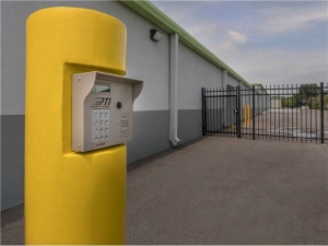 Extra Space Storage - 1854 - Clearwater - Hercules Ave - Photo 2