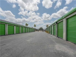 Extra Space Storage - 7194 - Fort Lauderdale - 19th St - Photo 4