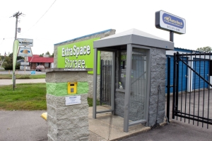 Extra Space Storage - 2103 - Linton - 13th St - Photo 3