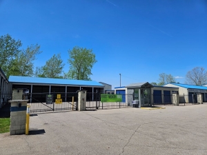 Extra Space Storage - 2186 - Columbus - Indianapolis Rd - Photo 2