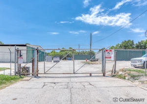 CubeSmart Self Storage - 14311 West Bellfort Boulevard - Photo 2