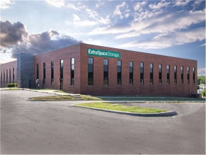 Extra Space Storage - 8287 - Kansas City - Holmes Rd