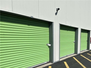 Extra Space Storage - 8708 - Hazlet - Phyllis Street - Photo 4