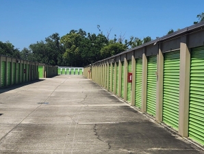 Extra Space Storage - 3102 - Sanford - 25th St - Photo 4