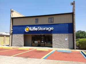 Extra Space Storage - 3102 - Sanford - 25th St - Photo 6