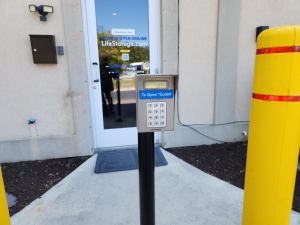 Extra Space Storage - 3400 - Bluffton - Sheridan Park Circle - Photo 3