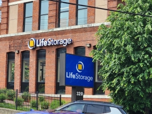 Extra Space Storage - 3431 - Mt Vernon - Washington St - Photo 6