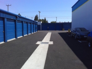 Extra Space Storage - 3522 - Sacramento - Main Ave - Photo 4