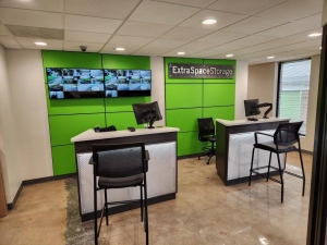 Extra Space Storage - 3552 - Rosedale - Fontana Ln - Photo 6