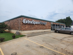Extra Space Storage - 3647 - Edmond - Pennsylvania Ave
