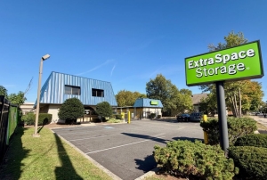 Extra Space Storage - 3776 - Englewood - Van Brunt St - Photo 6