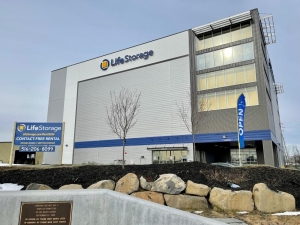 Extra Space Storage - 3915 - Lawrence - Bay Blvd