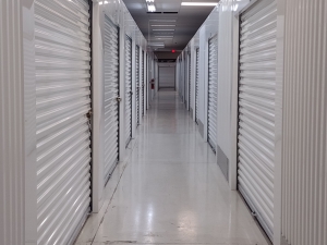 Extra Space Storage - 3943 - Cincinnati - Crookshank Rd - Photo 4