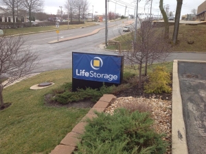 Life Storage - 4015 - Olathe - Mur-Len Rd - Photo 2