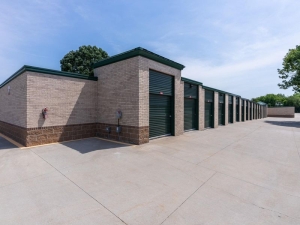 Life Storage - 4015 - Olathe - Mur-Len Rd - Photo 3