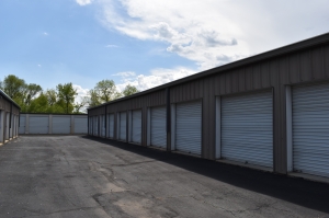 Longmont Storage - 2401 3rd Ave - Photo 2