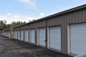 Longmont Storage - 2401 3rd Ave - Photo 3