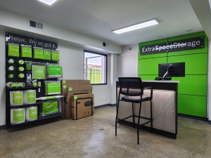Extra Space Storage - 3089 - Bedford - Broadway Ave - Photo 3