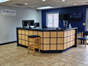 Extra Space Storage - 3094 - Eastlake - Erie Road - Photo 3