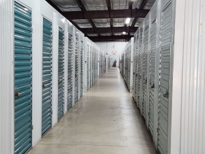 Extra Space Storage - 3100 - Beaumont - College St - Photo 3