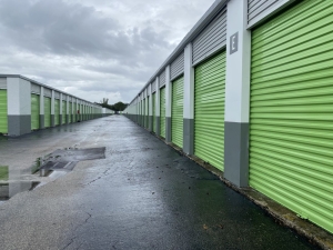 Extra Space Storage - 3133 - Hollywood - Sheridan Street - Photo 4