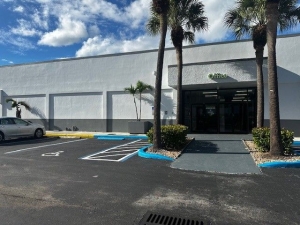 Extra Space Storage - 3160 - Plantation - 5605 W Sunrise Blvd - Photo 6