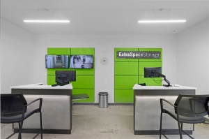 Extra Space Storage - 3164 - League City - Marina Bay Dr - Photo 3