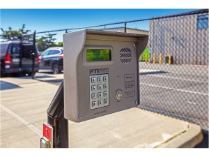 Extra Space Storage - 3180 - Southampton - Mariner Dr - Photo 5