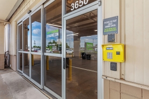 Extra Space Storage - 3201 - Montgomery - Richard Rd - Photo 3