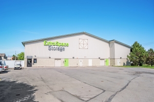 Extra Space Storage - 3211 - Webster - Creek St