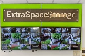Extra Space Storage - 3407 - Lombard - Saint Charles Rd - Photo 7