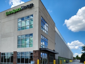 Extra Space Storage - 3536 - Greenville - Honbarrier Dr
