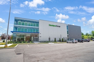 Extra Space Storage - 3564 - Kenmore - Kenmore Ave