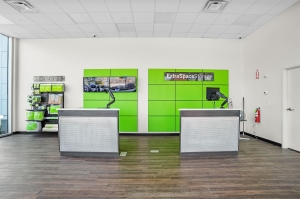 Extra Space Storage - 3564 - Kenmore - Kenmore Ave - Photo 3