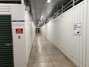 Extra Space Storage - 3621 - Oakland Park - 3001 N Dixie Hwy - Photo 5