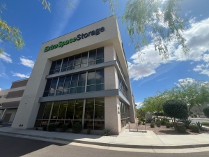 Extra Space Storage - 3655 - Gilbert - San Benito Dr - Photo 6