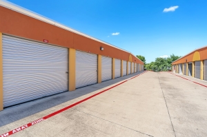 Extra Space Storage - 3659 - Leander - Crystal Falls Pkwy - Photo 4
