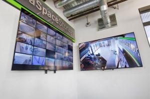 Extra Space Storage - 3904 - Phoenix - 32nd St - Photo 7