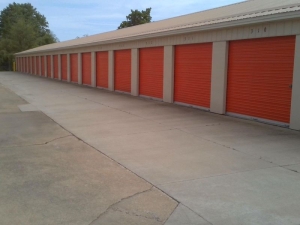 Life Storage - 3931 - Geneva - Broadway - Photo 3