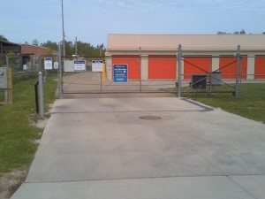 Life Storage - 3931 - Geneva - Broadway - Photo 5