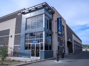 Life Storage - 4041 - Phoenix - Camelback Rd - Photo 5
