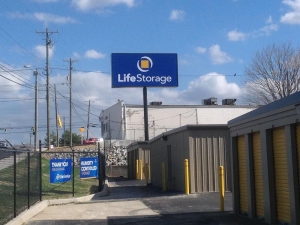 Life Storage - 4054 - Greensboro - Hilltop Road - Photo 2