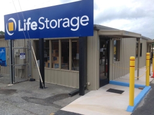 Life Storage - 4056 - Greensboro - Gate City Blvd - Photo 2