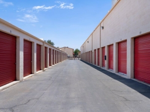 Life Storage - 4098 - Phoenix - Cinnabar Ave - Photo 3