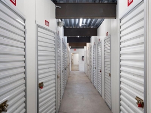 Life Storage - 4098 - Phoenix - Cinnabar Ave - Photo 4