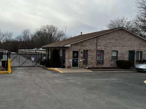 Life Storage - 4100 - Waterford Twp - Dixie Hwy - Photo 2