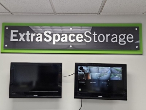 Extra Space Storage - 4205 - Hatfield - Main St - Photo 4