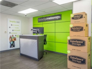 Extra Space Storage - 1136 - Gardena - S Figueroa - Photo 3