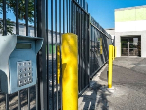 Extra Space Storage - 0393 - Pico Rivera - East Slauson Ave - Photo 2