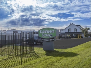 Extra Space Storage - 0412 - Farmington Hills - Grand River Ave - Photo 6